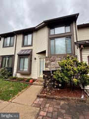 102 WINDHAM CT, Newtown, PA 18940