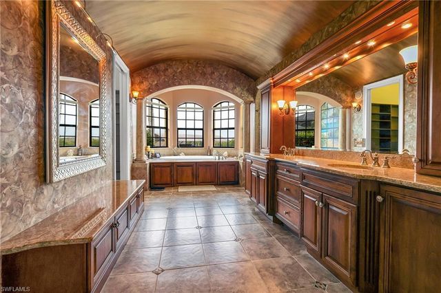 879 W Cape Estates CIR, Cape Coral, FL 33993