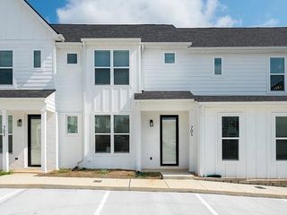 701 Laura Ward Pl, Lebanon, TN 37087