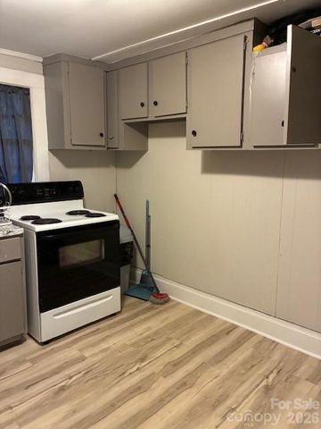930 S Miller Street, Gastonia, NC 28052