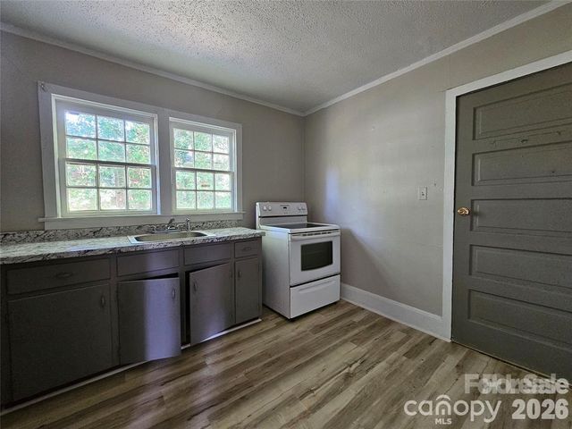930 S Miller Street, Gastonia, NC 28052