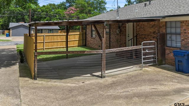 107 N Rainbow Dr, Whitehouse, TX 75791