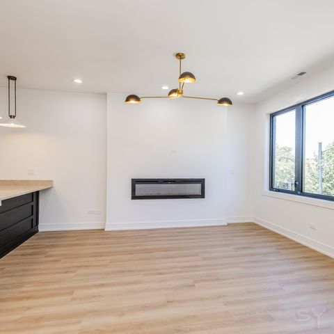 3327 W Division Street 2, Chicago, IL 60651