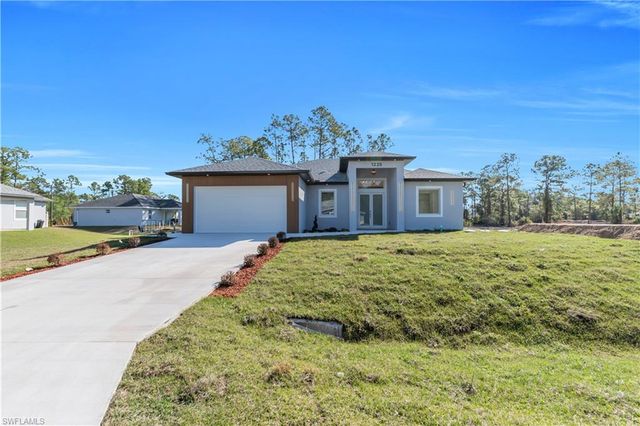 1220 Euclid AVE, Lehigh Acres, FL 33972
