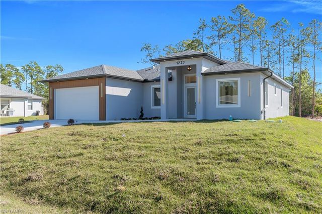1220 Euclid AVE, Lehigh Acres, FL 33972