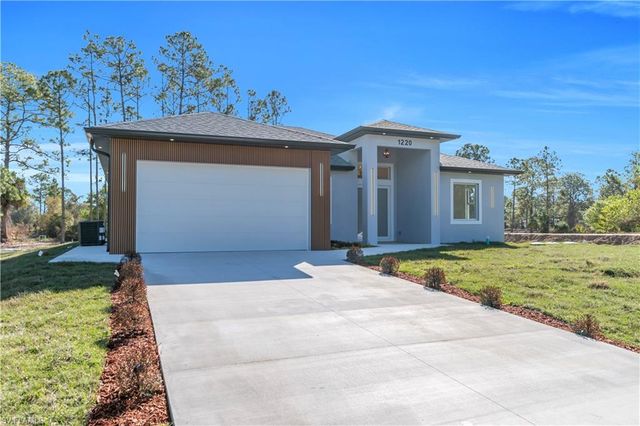 1220 Euclid AVE, Lehigh Acres, FL 33972