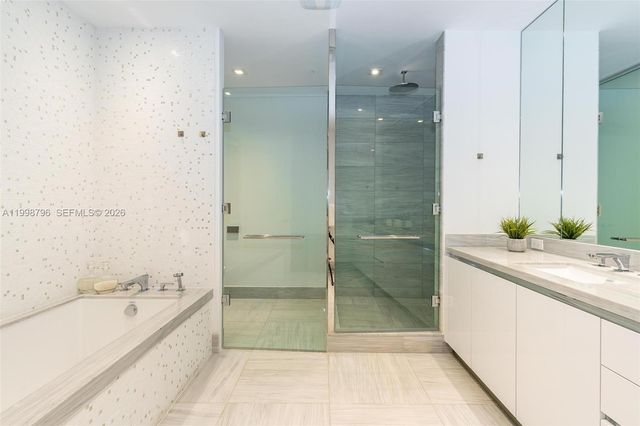 16901 Collins Avenue 903, Sunny Isles Beach, FL 33160