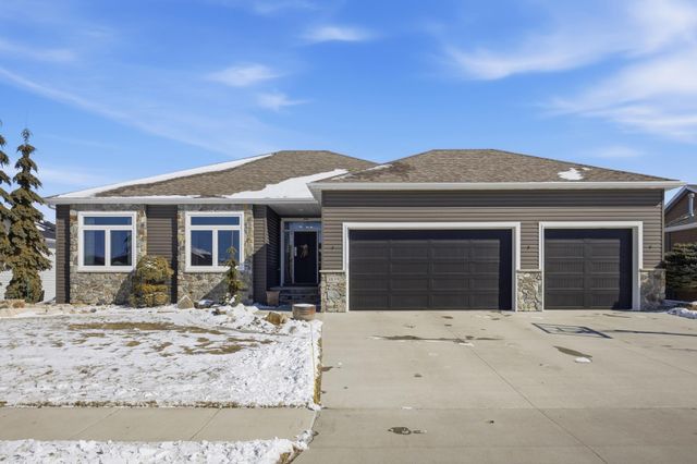 3839 Reserve Drive E, West Fargo, ND 58078