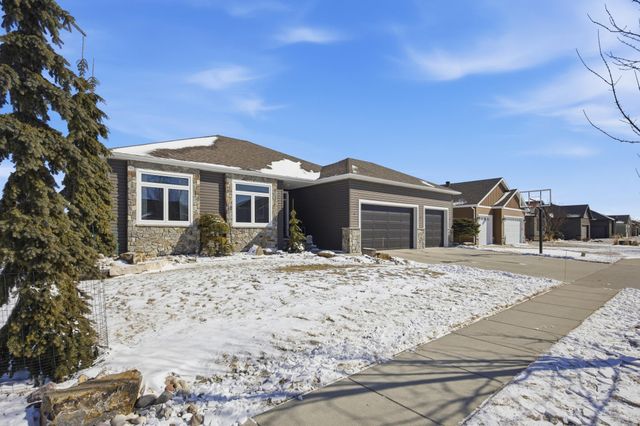 3839 Reserve Drive E, West Fargo, ND 58078