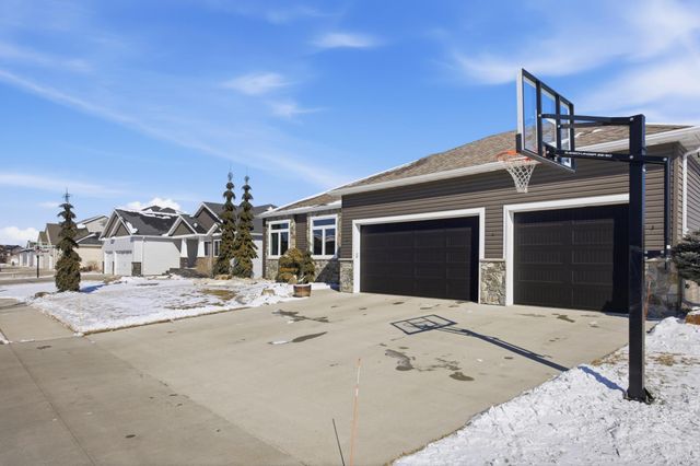 3839 Reserve Drive E, West Fargo, ND 58078