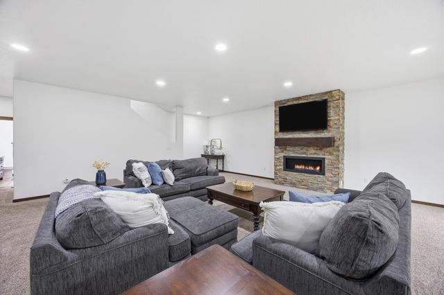 3839 Reserve Drive E, West Fargo, ND 58078