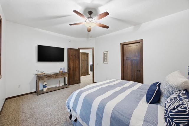 3839 Reserve Drive E, West Fargo, ND 58078