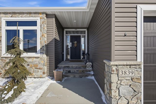 3839 Reserve Drive E, West Fargo, ND 58078