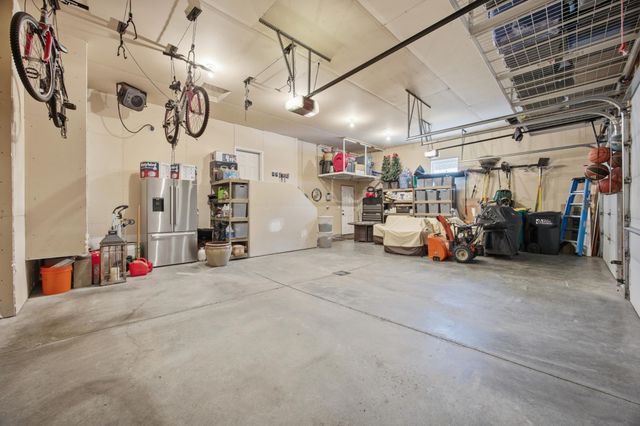 3839 Reserve Drive E, West Fargo, ND 58078