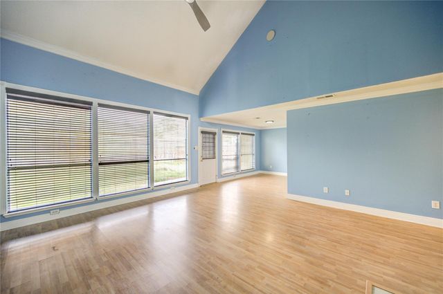 10338 Timberloch Drive, Houston, TX 77070