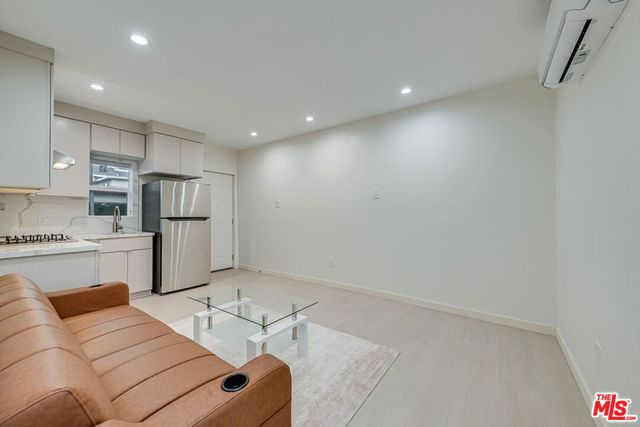 8710 S Chalmers Street, Los Angeles, CA 90035