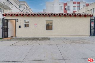 8710 S Chalmers Street, Los Angeles, CA 90035