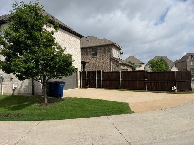 8016 Sunflower Lane, Dallas, TX 75252