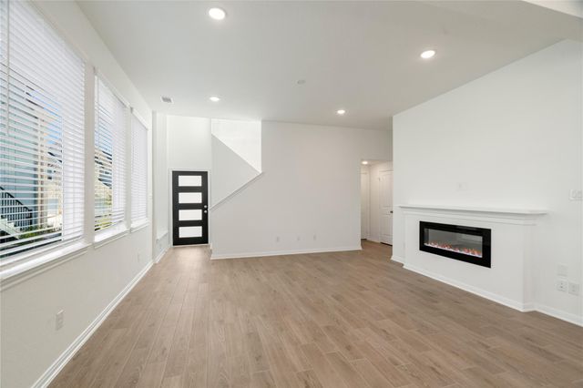 607 Silver Pear Ct, Montgomery, TX 77316