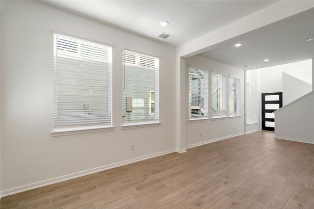 607 Silver Pear Ct, Montgomery, TX 77316