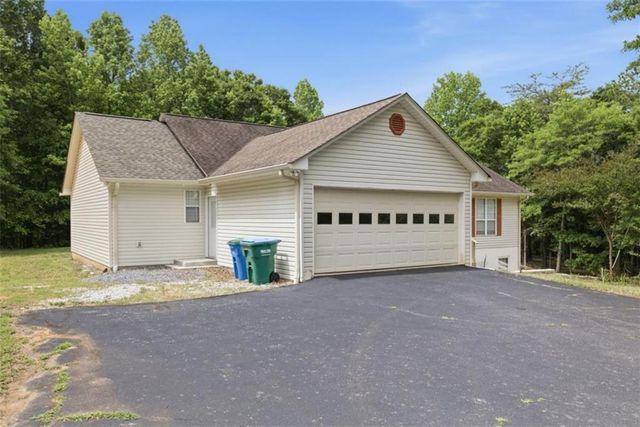 949 Smallwood Drive, Commerce, GA 30529