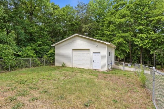 949 Smallwood Drive, Commerce, GA 30529
