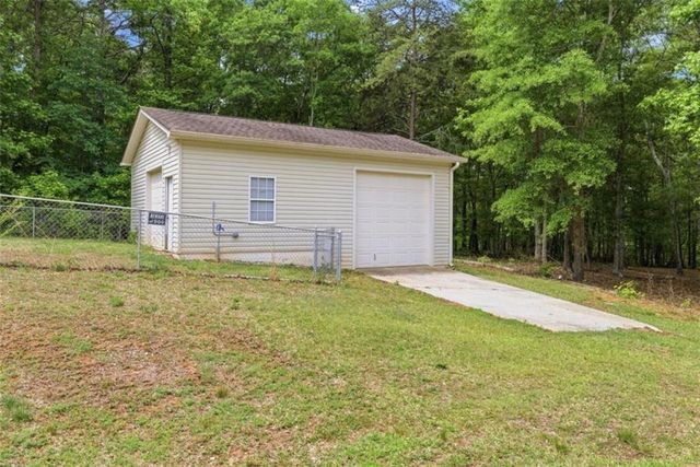 949 Smallwood Drive, Commerce, GA 30529