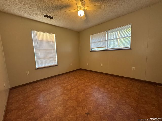 704 Cantrell, Jourdanton, TX 78026