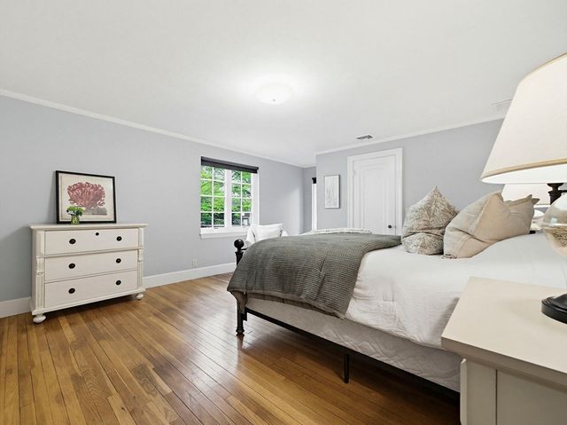 72 Beverly Road, Brookline, MA 02467