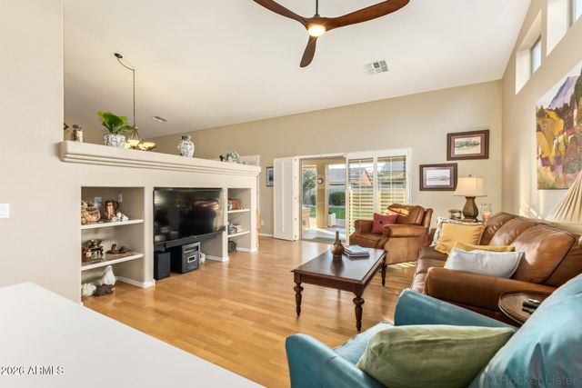 24216 S BRIARCREST Drive, Sun Lakes, AZ 85248