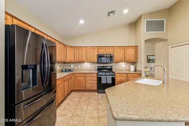 24216 S BRIARCREST Drive, Sun Lakes, AZ 85248