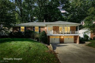 3058 N Oak Hill Road, Silver Lake, OH 44224