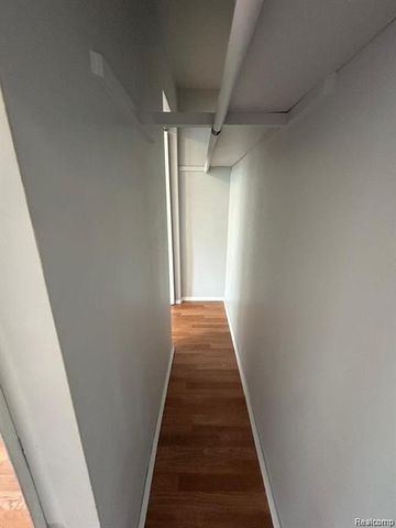 16480 E 9 Mile Road 201, Eastpointe, MI 48021