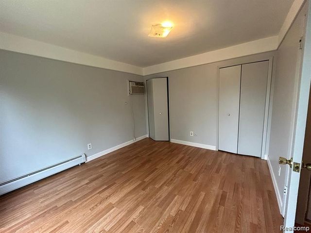 16480 E 9 Mile Road 201, Eastpointe, MI 48021