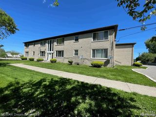 16480 E 9 Mile Road 201, Eastpointe, MI 48021