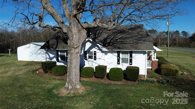 6395 Greenhorn Road, Roaring River, NC 28669