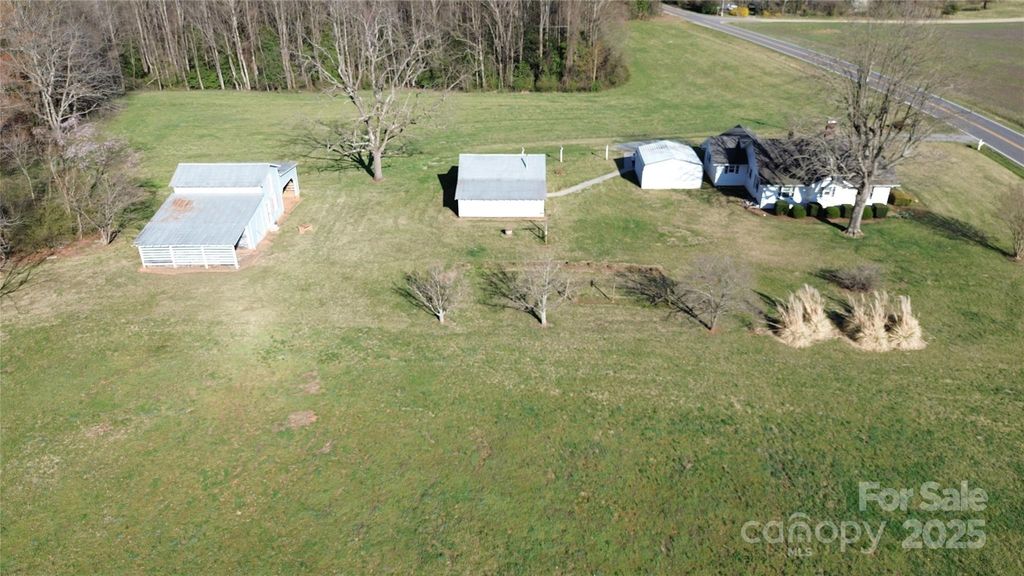 6395 Greenhorn Road, Roaring River, NC 28669