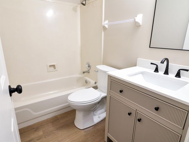 2321 VALLEY EDGE CV, Memphis, TN 38016