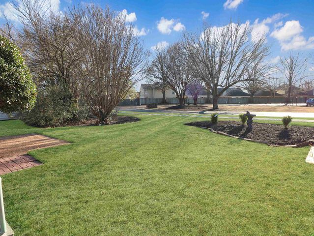 2321 VALLEY EDGE CV, Memphis, TN 38016