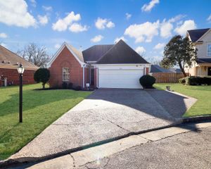2321 VALLEY EDGE CV, Memphis, TN 38016