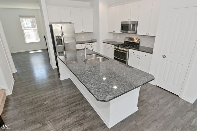 9454 Oakley Drive, Indianapolis, IN 46260