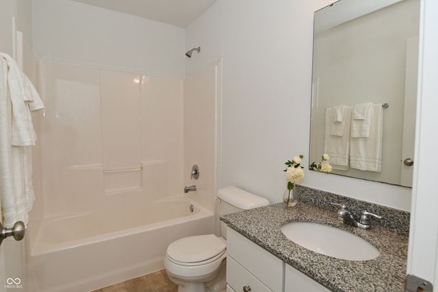 9454 Oakley Drive, Indianapolis, IN 46260