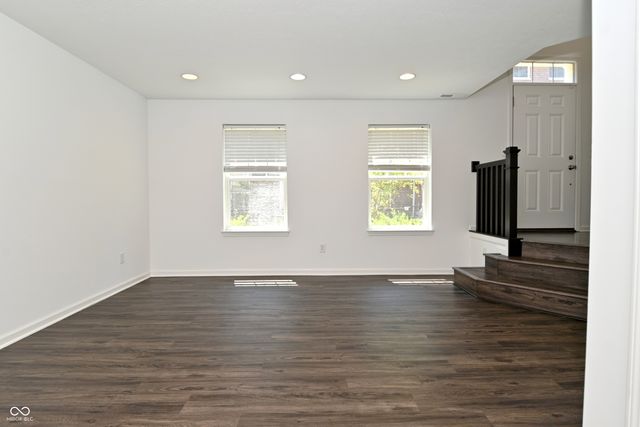 9454 Oakley Drive, Indianapolis, IN 46260