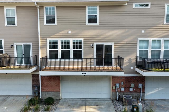 9454 Oakley Drive, Indianapolis, IN 46260