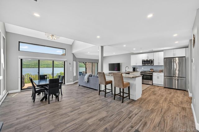 721 Hewitt Lane, New Windsor, NY 12553