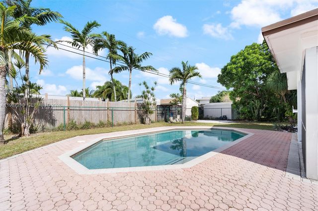 4331 NW 9th Ct, Coconut Creek, FL 33066
