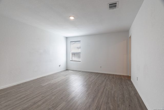 2822 Millikan Dr, Converse, TX 78109
