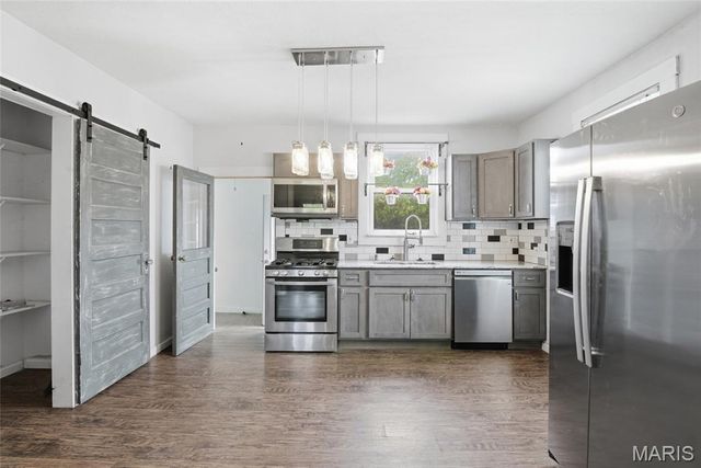 6101 W C Street, Belleville, IL 62223