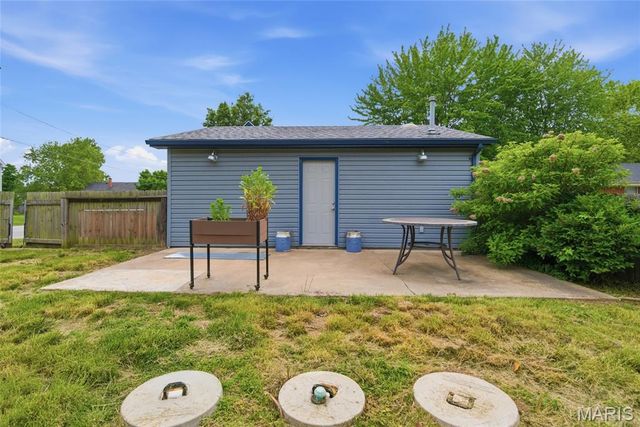 6101 W C Street, Belleville, IL 62223