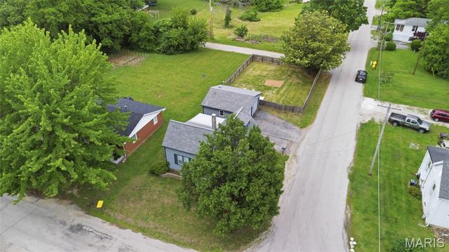 6101 W C Street, Belleville, IL 62223